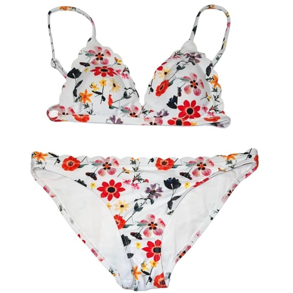 Cupshe sz M white floral scalloped adjustable strap full bottom bikini swimsuit